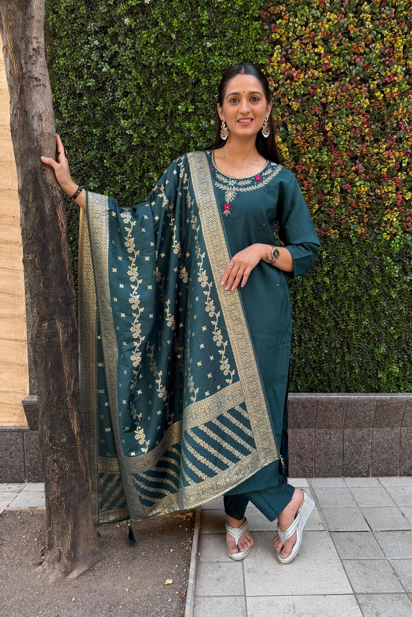 Official Look Kurti Set.