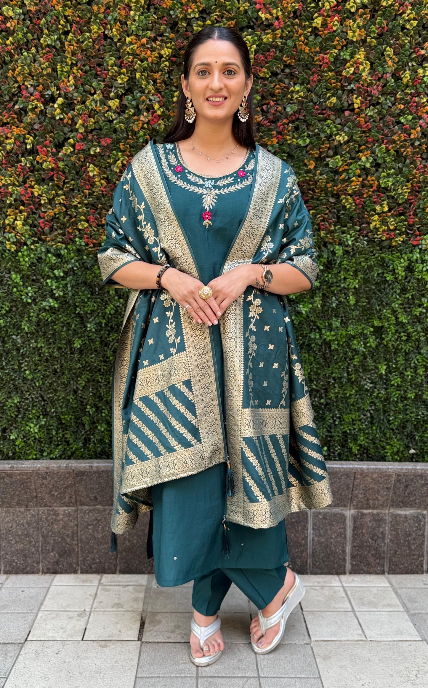 Official Look Kurti Set.
