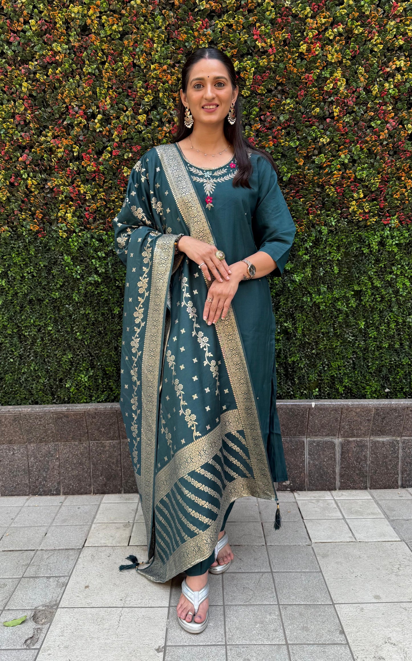 Official Look Kurti Set.