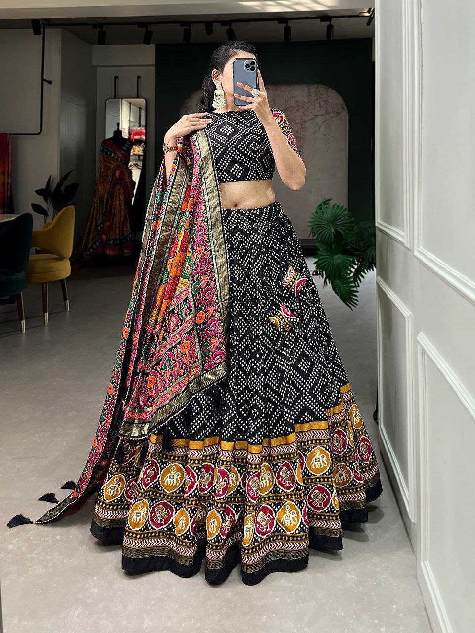 5 Tips for Personalizing Your Bandhej Lehenga Bought Online for Garba 2024