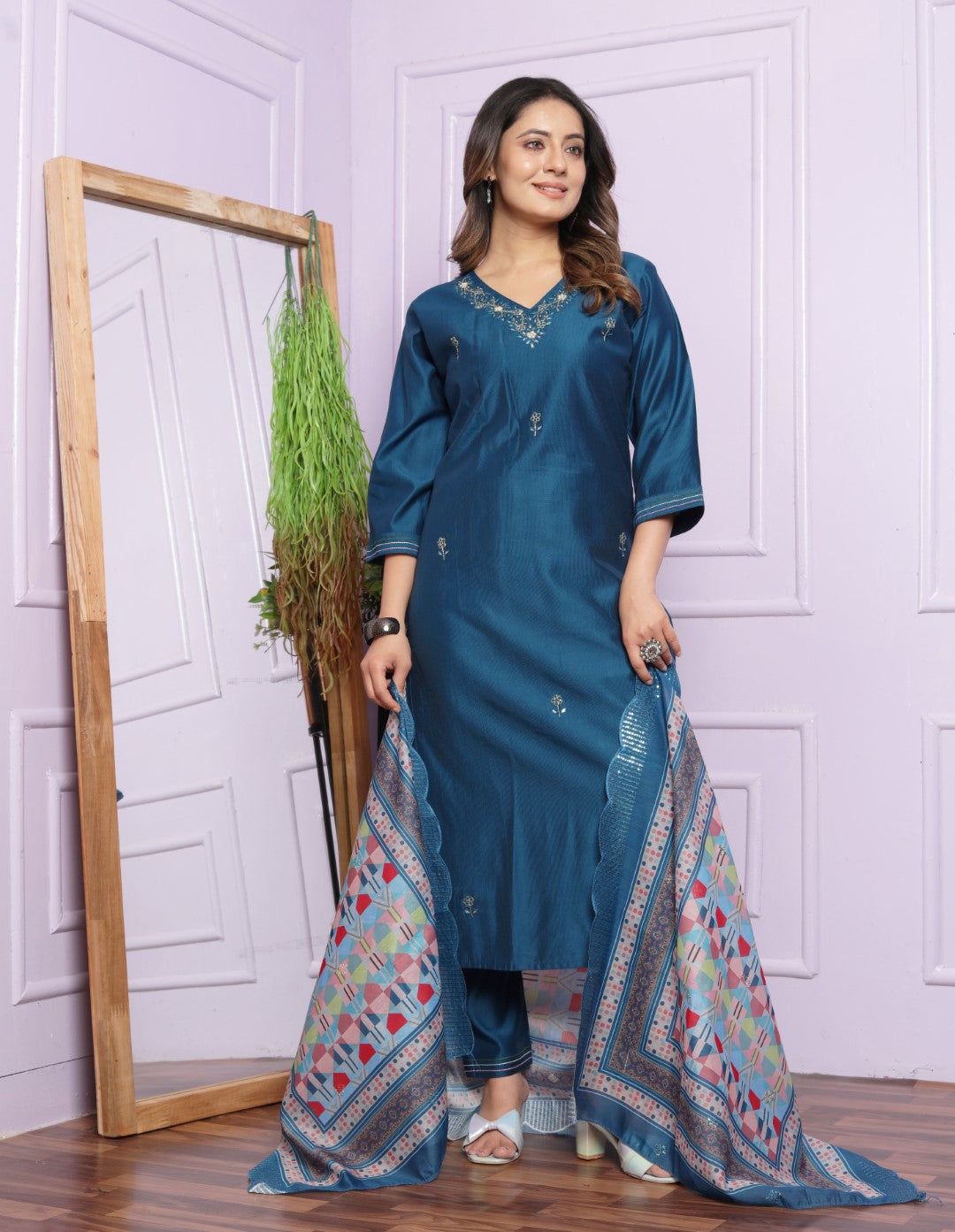 Buy Navy Blue V-Neck Muslin Kurti with Organza Dupatta