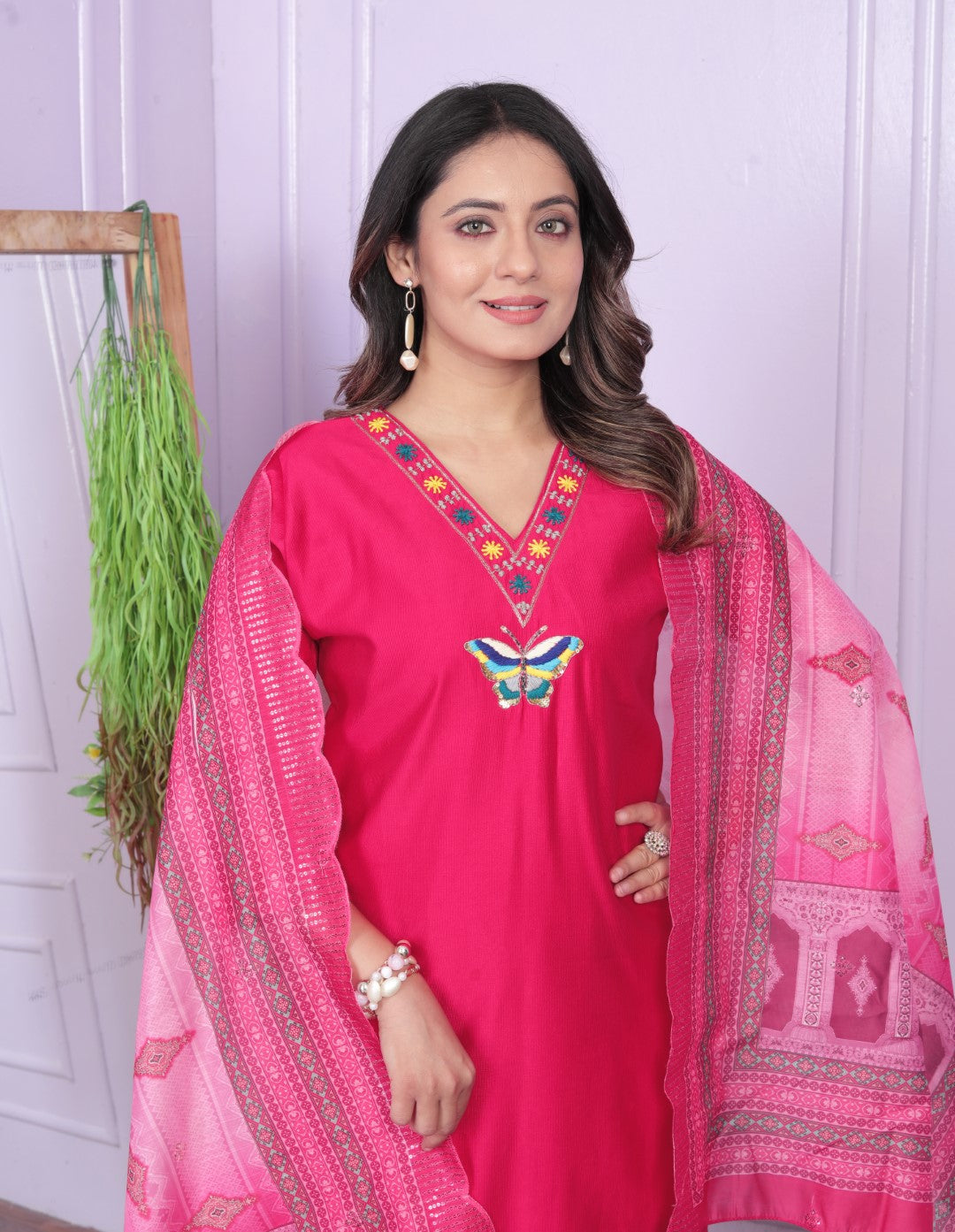 Buy Straight Pant Set Online with V-Neck Kurta | Vaanya Kurtis