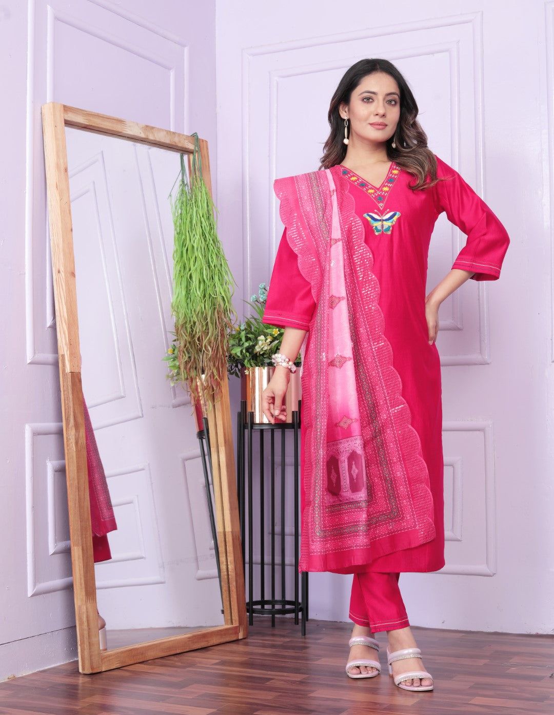 Buy Straight Pant Set Online with V-Neck Kurta | Vaanya Kurtis