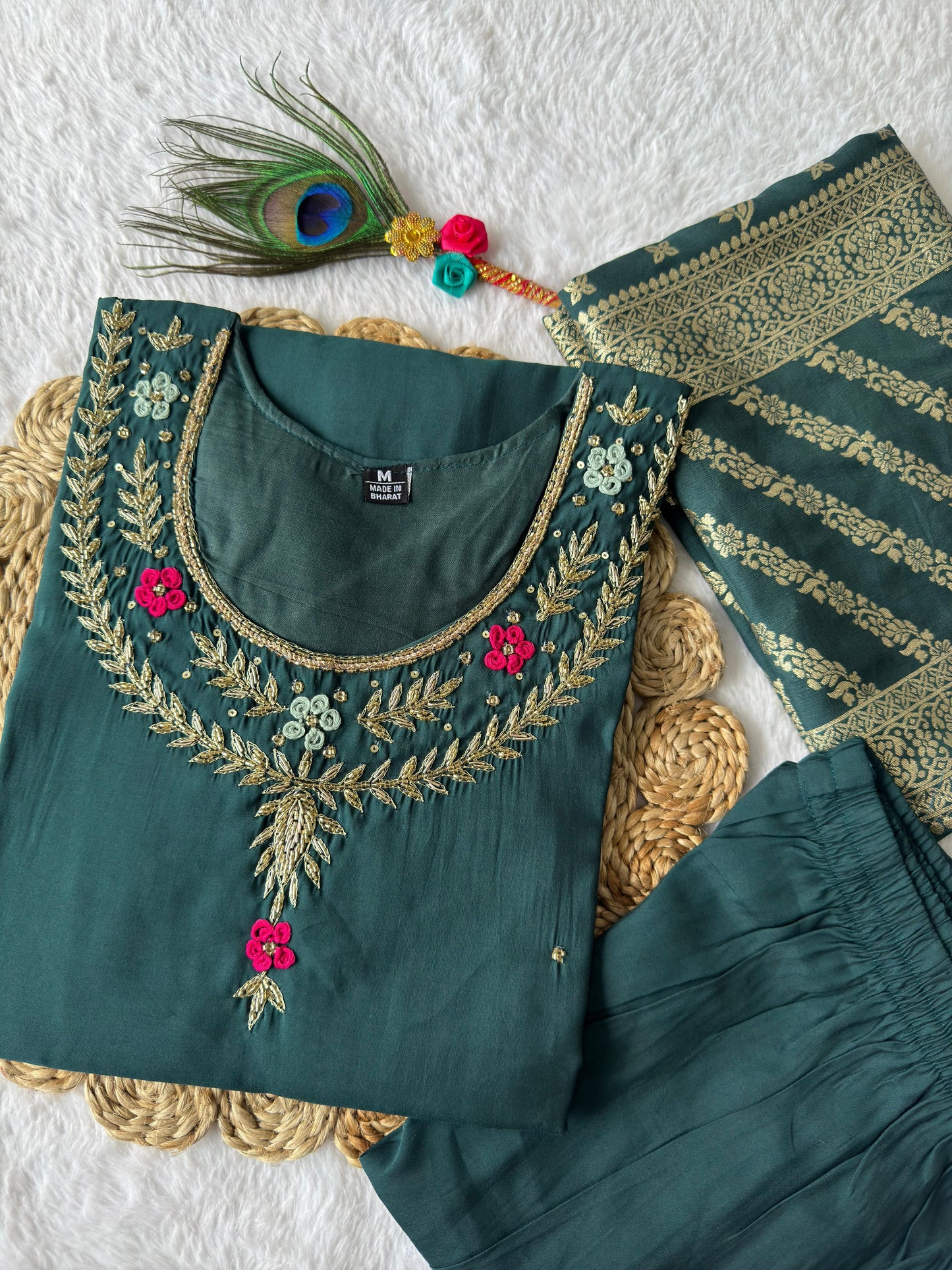 Official Look Kurti Set.