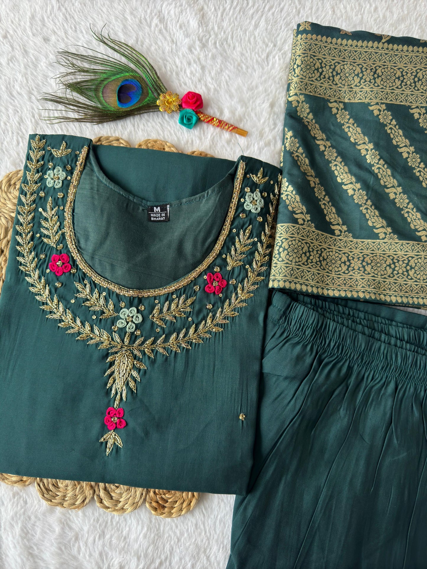 Official Look Kurti Set.